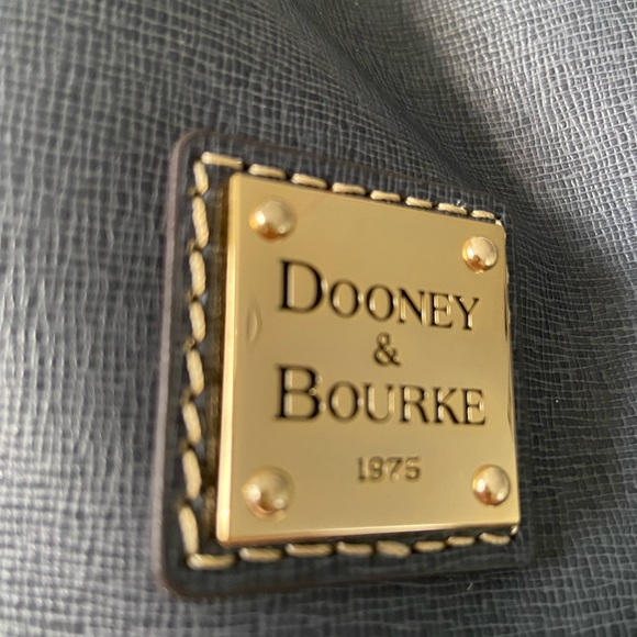 Dooney & Bourke Saffiano Kendall w/ Small Coin Purse - Picture 2 of 15